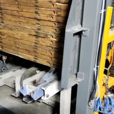 Магазин технологических поддонов Steif для вибропресса HESS RH 600